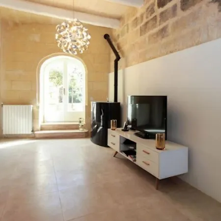 Tina Farmhouse